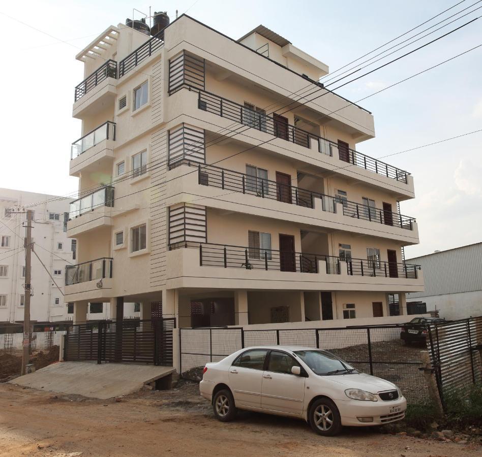 Qualtems Guest House-With Ac Options 班加罗尔 外观 照片