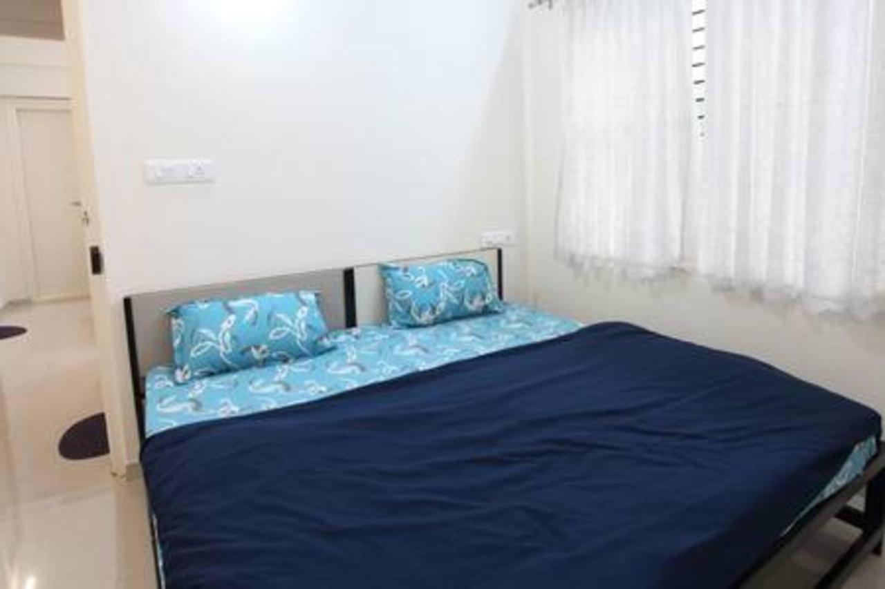 Qualtems Guest House-With Ac Options 班加罗尔 外观 照片